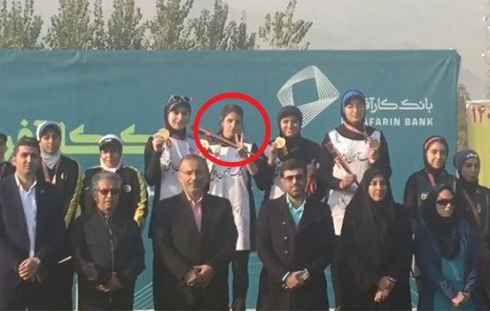 ইরানি খেলোয়াড়ের হিজাব খুলে যাওয়া নিয়ে তোলপাড়