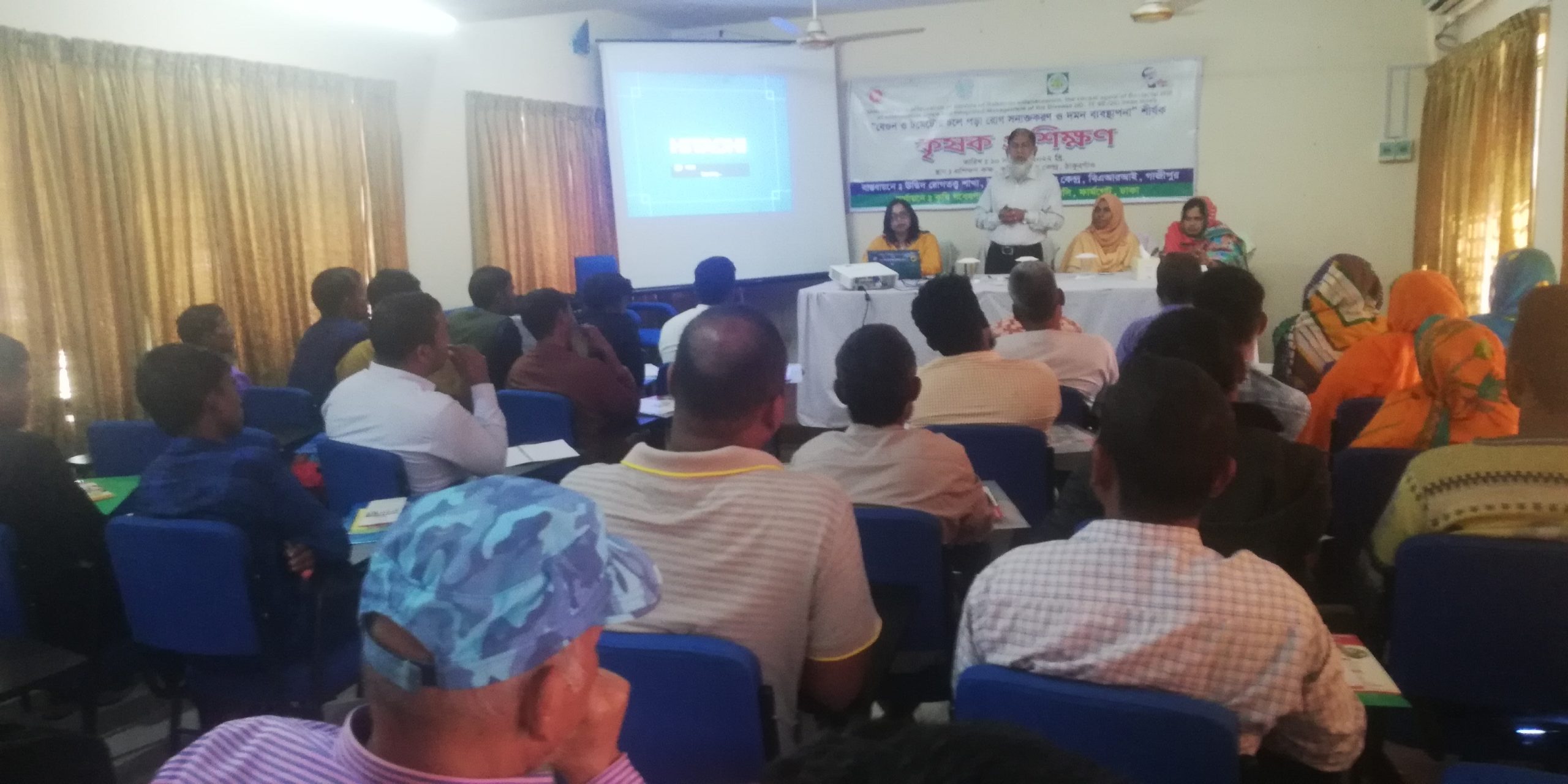 ঠাকুরগাঁওয়ে টমেটো-বেগুনের ঢলে পড়া রোগ প্রতিরোধে কৃষক প্রশিক্ষণ