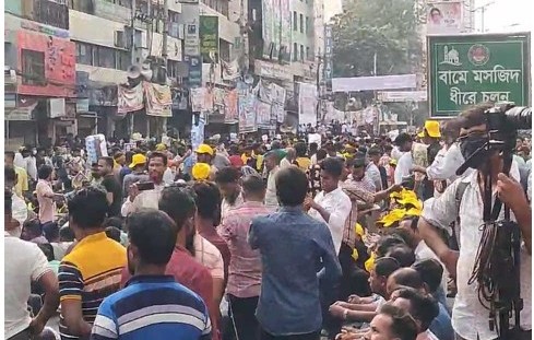 নয়াপল্টনে স্বেচ্ছাসেবক দলের উদ্যোগে সমাবেশ