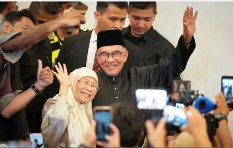 দায়িত্ব নেওয়ার পর যা বললেন প্রধানমন্ত্রী আনোয়ার ইব্রাহিম