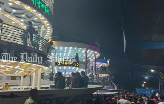 বরিশালে লঞ্চ ও থ্রি হুইলার চালু