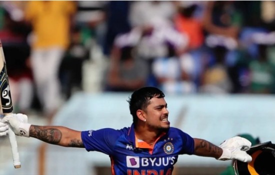 কিশানের দ্রুততম ডাবল সেঞ্চুরি, রানপাহাড় গড়ার পথে ভারত