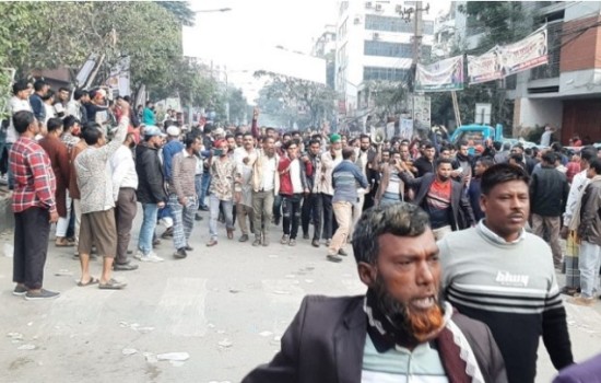 ভোর হতেই খণ্ড খণ্ড মিছিল নিয়ে সমাবেশে বিএনপিকর্মীরা