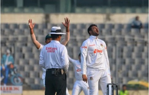 তিন উইকেট হারিয়ে চাপে ভারত