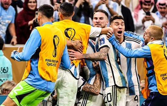 ৩৬ বছরের আক্ষেপ ঘুচিয়ে শিরোপা জিতলো মেসির আর্জেন্টিনা