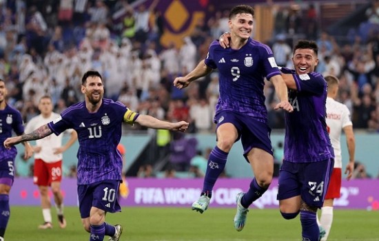 সব সমীকরণ উড়িয়ে গ্রুপসেরা হয়েই শেষ ষোলোয় আর্জেন্টিনা