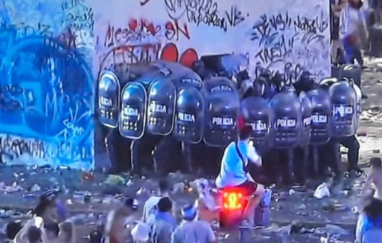 আর্জেন্টিনার বিশ্বকাপ জেতার উদযাপনে সংঘর্ষ, গ্রেফতার ১৩