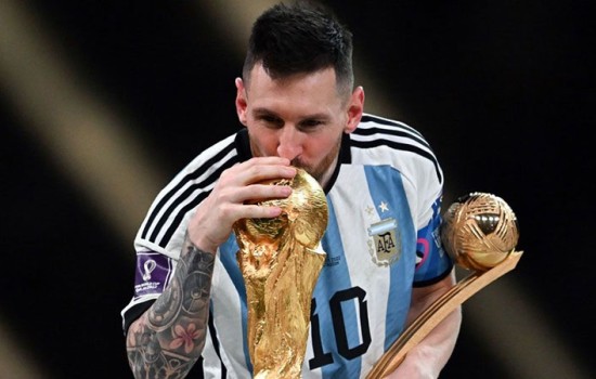 ইতিহাস গড়ে গোল্ডেন বল জিতলেন মেসি