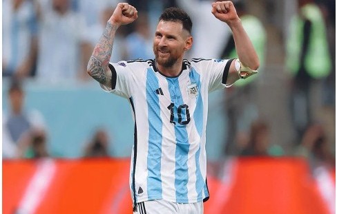 বিশ্বের শীর্ষ ধনী ফুটবলারের তালিকায় তৃতীয় মেসি