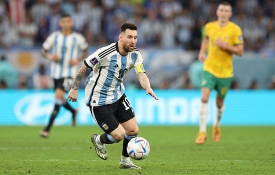 মেসি ম্যাজিকে এগিয়ে গেল আর্জেন্টিনা