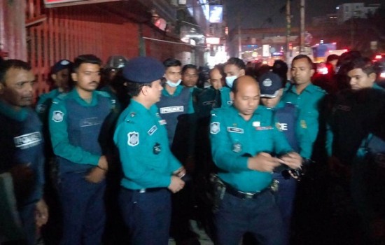 রাজধানীর বিভিন্ন স্থানে চলছে পুলিশের ‘ব্লক রেইড’