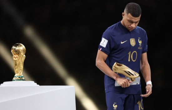 অবশেষে নীরবতা ভাঙলেন এমবাপ্পে