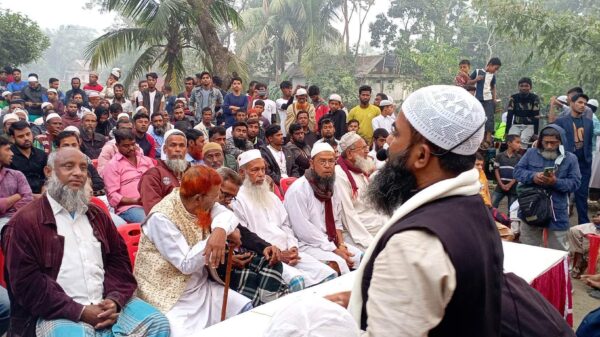 নিজে কাদলেন, ভোটারদের কাঁদালেন