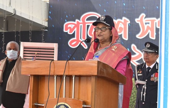 পুলিশ সব সময় মানুষের পাশে আছে : প্রধানমন্ত্রী
