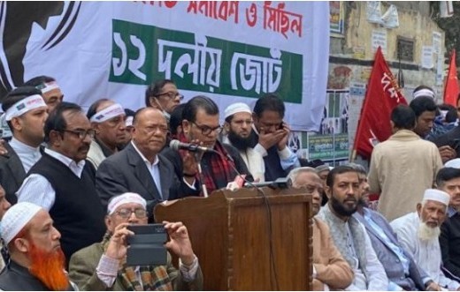 আন্দোলনের সুনামির ধাক্কায় এই সরকার ভেসে যাবে : মিন্টু