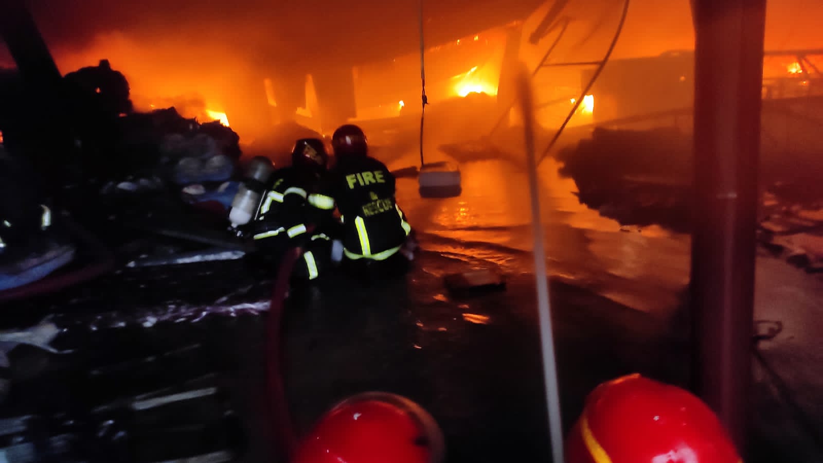 মোংলা ইপিজেড কারখানায় ভয়াবহ অগ্নিকাণ্ড