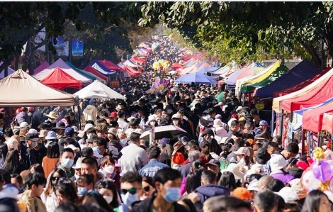 ৬০ বছরের রেকর্ড ভেঙে প্রথমবার জনসংখ্যা কমল চীনে