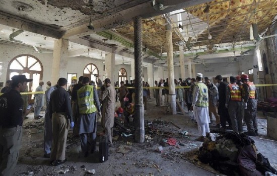 পাকিস্তানে মসজিদে বিস্ফোরণ, নিহত ১৭