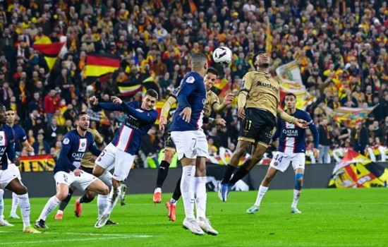 লঁসের কাছে হারল মেসি-নেইমারহীন পিএসজি