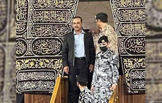 পাক সেনাপ্রধানের জন্য খুলল কাবা শরিফের দরজা