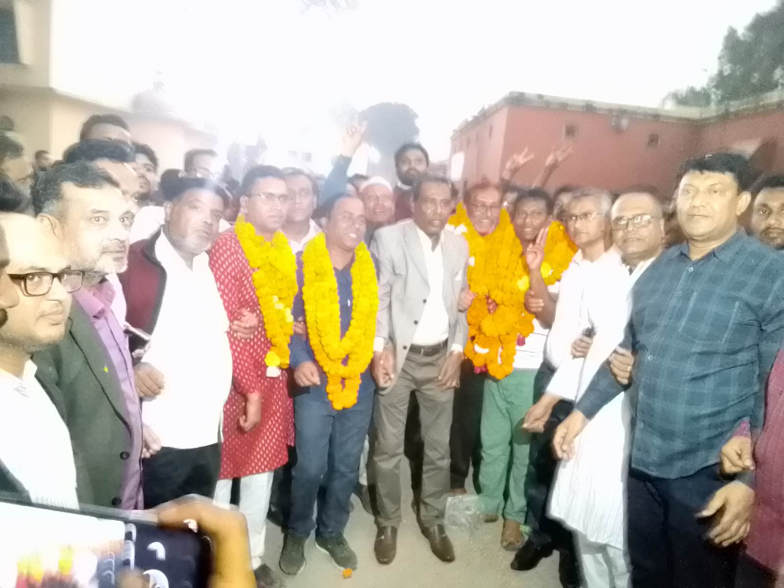 শেরপুর বিএনপির সভাপতি বাবলুর কারামুক্তিতে নেতাকর্মীদের ঢল