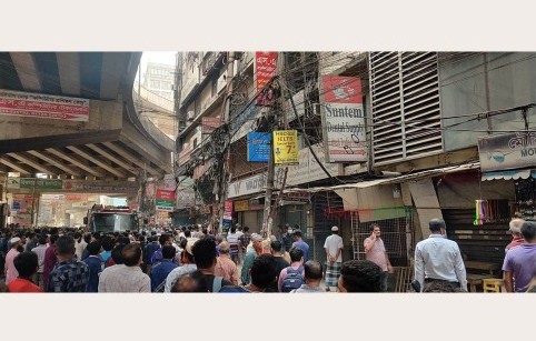 রাজধানীর মৌচাক টাওয়ারে আগুন