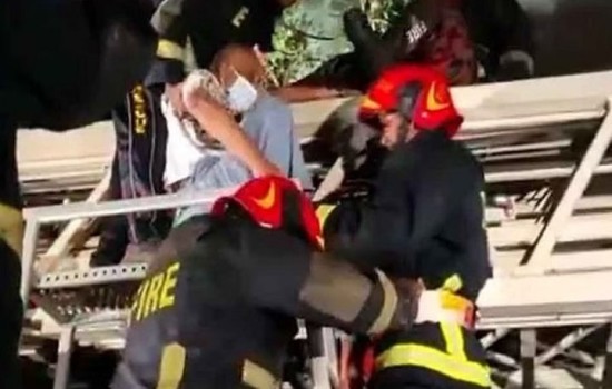 গুলশানের আগুন নিয়ন্ত্রণে যোগ দিয়েছে বিমানবাহিনী