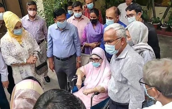 বাসায় ফিরলেন খালেদা জিয়া