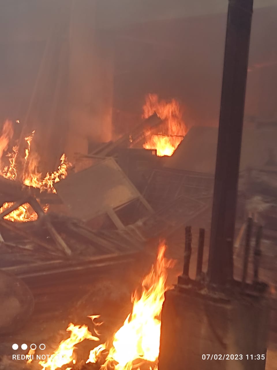 পাকিজা টেক্সটাইল আগুন নিয়ন্ত্রে আসিয়াছে