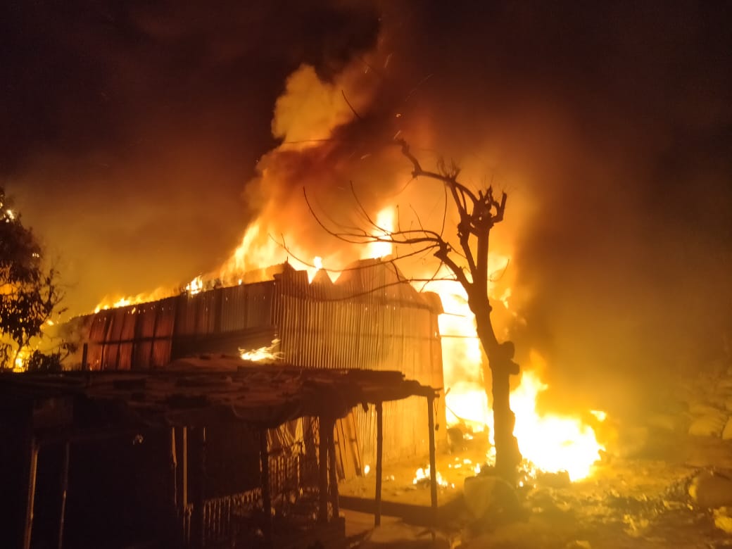 কোনাবাড়ী ঝুট গুদামে  আগুন