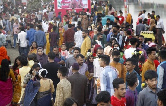 সব স্রোত এসে মিলেছে গ্রন্থমেলায়