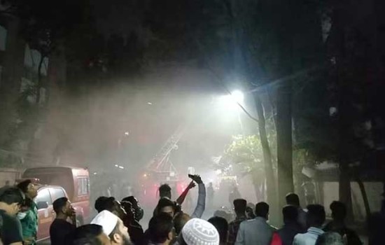 গুলশানে বহুতল আবাসিক ভবনে আগুন