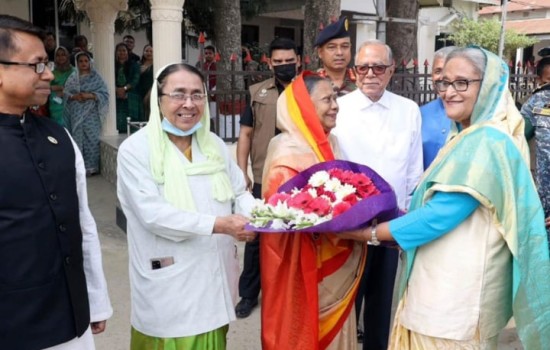 অতিথি হয়ে রাষ্ট্রপতির বাড়িতে প্রধানমন্ত্রী