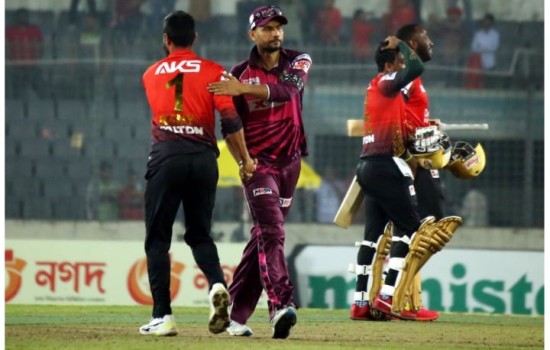 পারলেন না মাশরাফী, রেকর্ড চতুর্থ শিরোপা কুমিল্লার