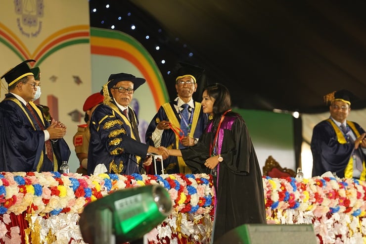 উৎসবমুখর পরিবেশে জাবির ৬ষ্ঠ সমাবর্তন অনুষ্ঠিত