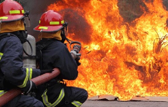 রাজধানীর মোহাম্মদপুরে ভবনে আগুন