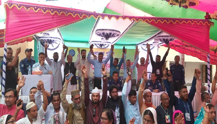 বারপাড়া ইউপি নির্বাচনে ৯ চেয়ারম্যান প্রার্থীর একমঞ্চে শপথ