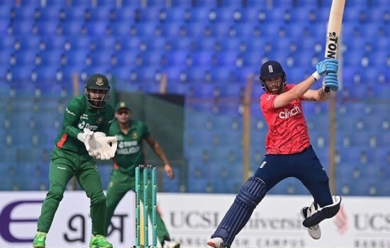 টাইগারদের ১৫৭ রানের লক্ষ্য দিলো ইংলিশরা