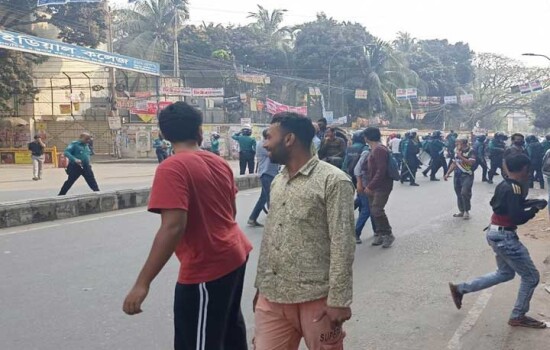রাজধানী‌তে ৩ প্রতিষ্ঠানের শিক্ষার্থীদের মধ্যে সংঘর্ষ