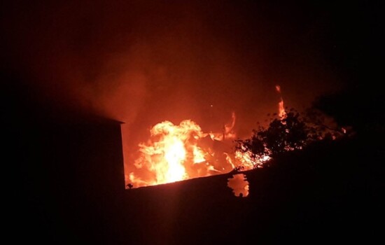 তেজগাঁওয়ে বস্তিতে আগুন, নিয়ন্ত্রণে ১১ ইউনিট