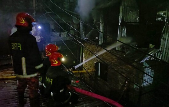 তেজকুনিপাড়ার বস্তির আগুন নিয়ন্ত্রণে