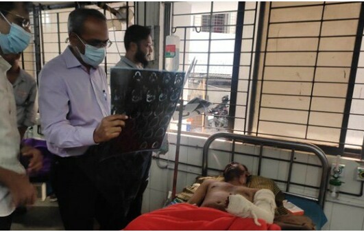 আহতদের দেখতে হাসপাতালে বিএনপি নেতা