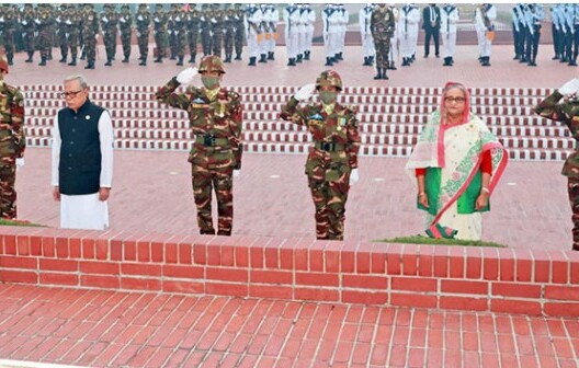 স্বাধীনতা দিবসে স্মৃতিসৌধে রাষ্ট্রপতি-প্রধানমন্ত্রীর শ্রদ্ধা