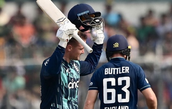 টাইগারদের বড় টার্গেট দিলো ইংলিশরা