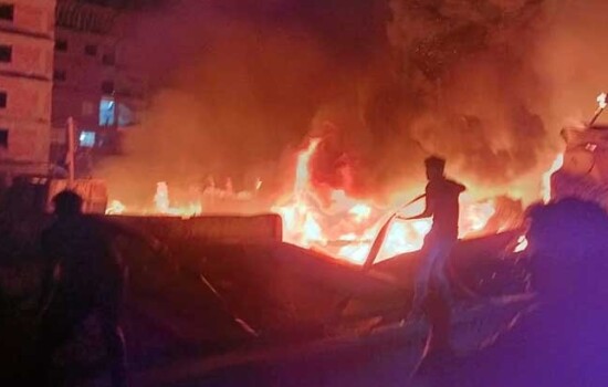 দেড় ঘণ্টার চেষ্টায় নবাবপুরে গোডাউনের আগুন নিয়ন্ত্রণে