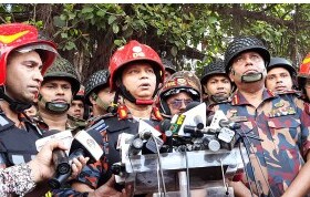 নিউ মার্কেটের আগুন নিয়ন্ত্রণে : ফায়ার ডিজি