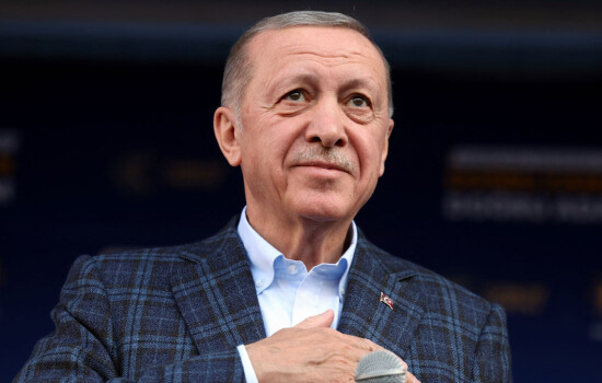 টিভি লাইভে হঠাৎ অসুস্থ এরদোয়ান, বন্ধ করে দিলেন সাক্ষাৎকার