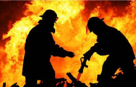 বায়তুল মোকাররমের সোনার মার্কেটে আগুন