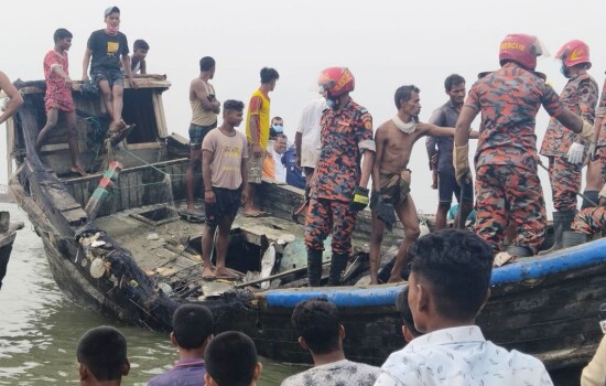 কক্সবাজারে ট্রলার থেকে ১০ জনের মরদেহ উদ্ধার