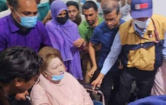 খালেদা জিয়াকে হাসপাতালে ভর্তি
